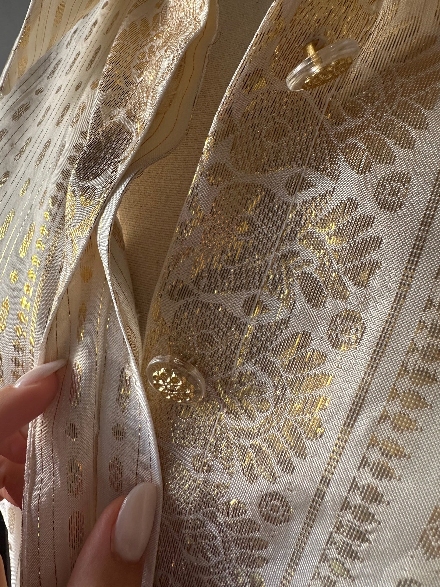 RAVI GOLD/IVORY